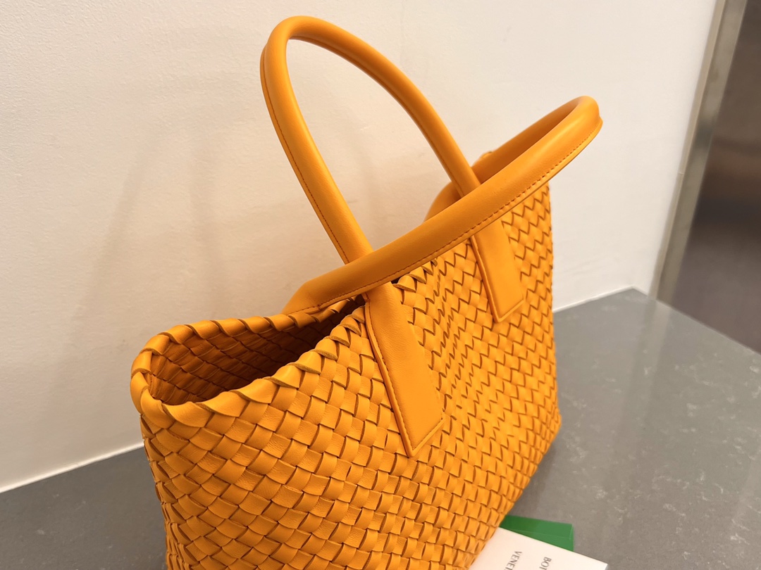 Small Cabat Intreccio Leather Tote Bag Orange 